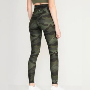 Old navy active compression elevate legging small camouflage camo